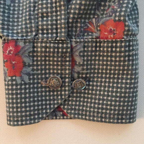 Versace Vintage LS SHIRT XL w/MEDUSA METAL BUTTONS - Picture 4 of 5